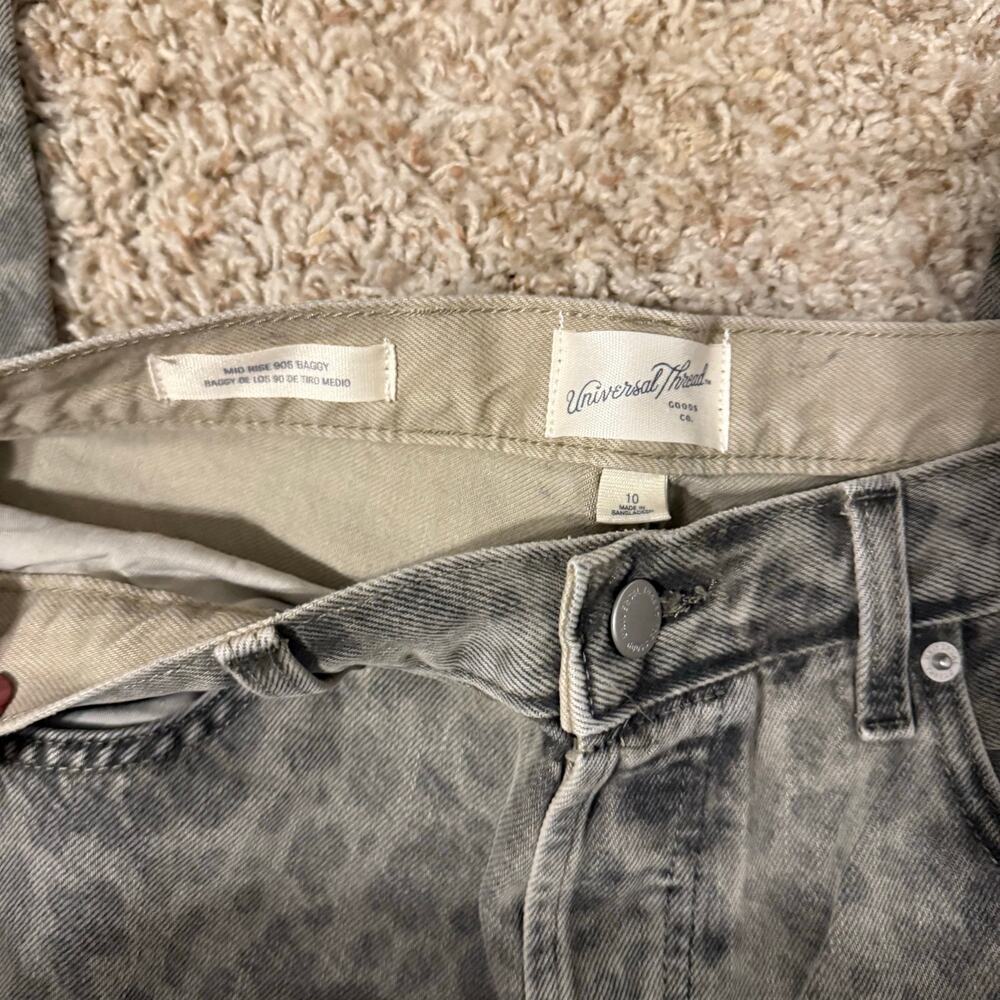 NWT Universal Thread Women's Mid-Rise 90's Baggy Leopard Print Jeans - Picture 3 of 3